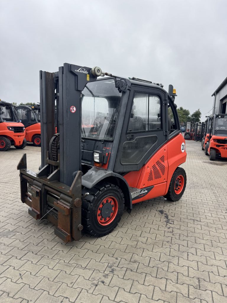 Linde H40T-02 Containerfhig LPG Forklifts www.emslift.de