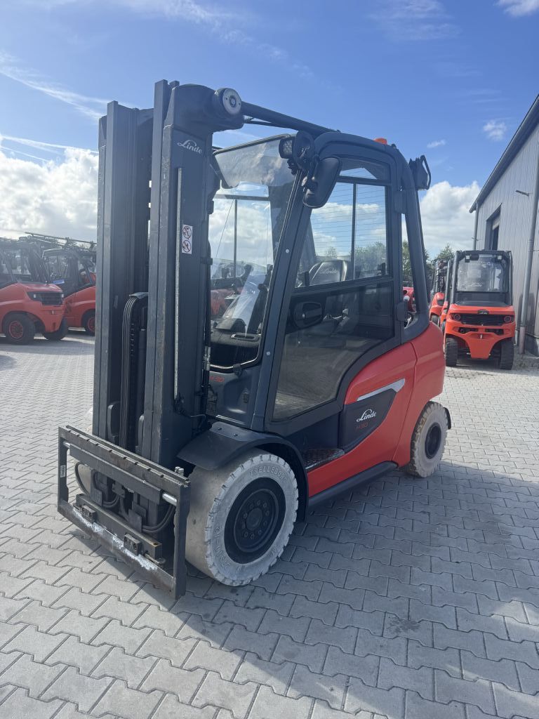 Linde H30T-01/1202 Treibgasstapler www.emslift.de
