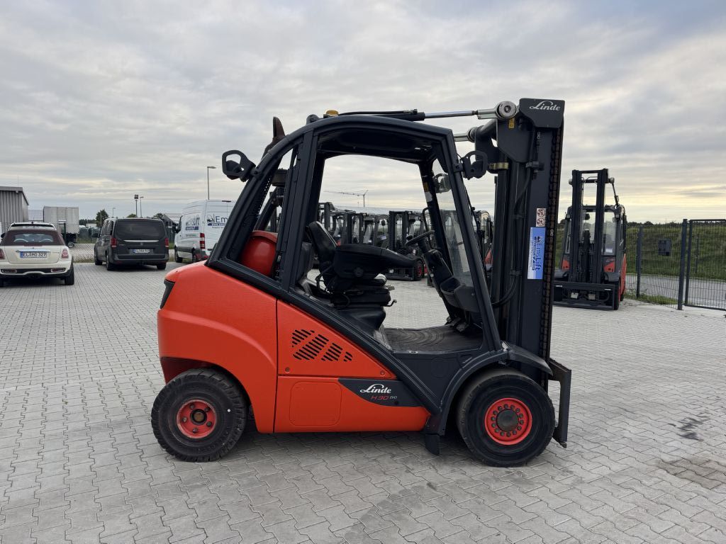 Linde H30T-02 LPG Forklifts www.emslift.de Linde H30T-02 LPG Forklifts www.emslift.de