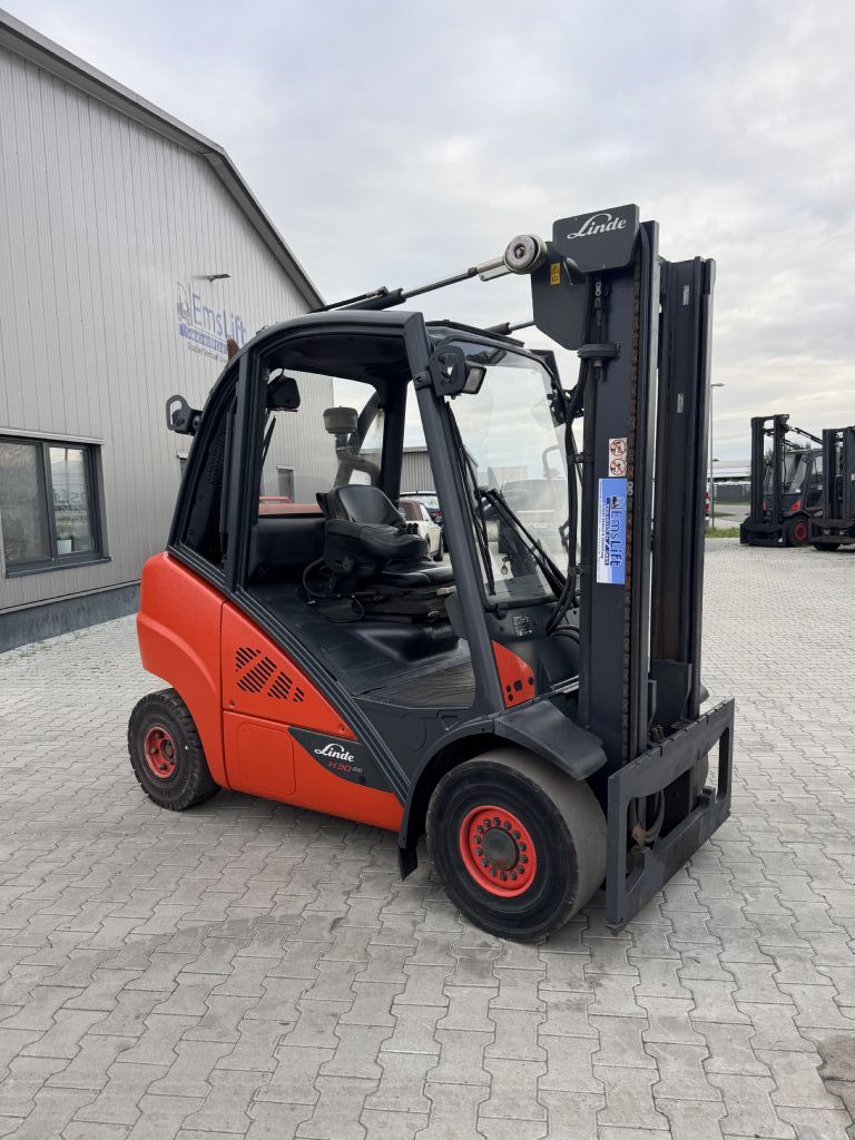 Linde H30T-02 LPG Forklifts www.emslift.de Linde H30T-02 LPG Forklifts www.emslift.de