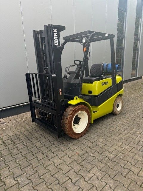 Clark-C30L-Treibgasstapler-www.eundw.com