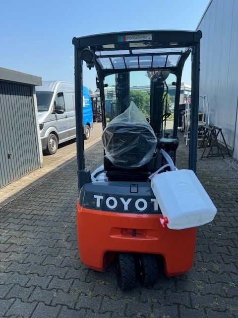 Toyota-Traigo48 8FBEK16T-Elektro 3 Rad-Stapler-www.eundw.com