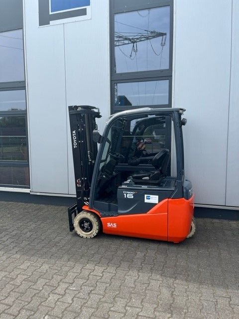 Toyota-Traigo48 8FBE16T-Elektro 3 Rad-Stapler-www.eundw.com