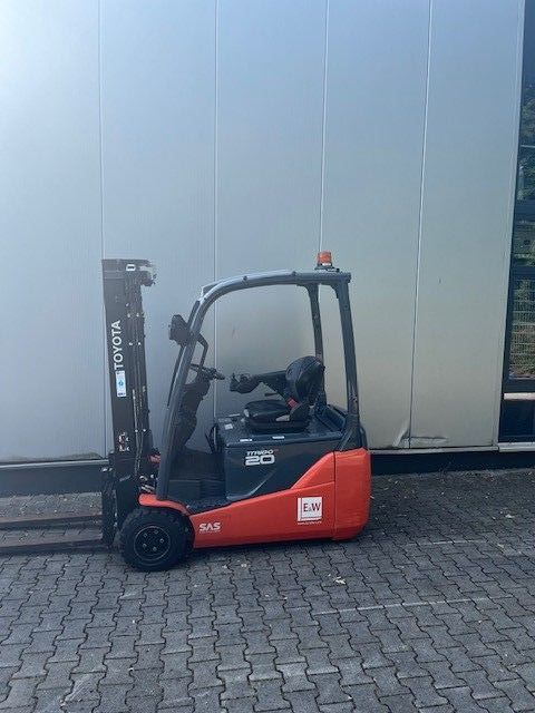 Toyota-Traigo48 8FBE20T-Elektro 3 Rad-Stapler-www.eundw.com