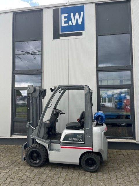 Nissan-PD01A15PQ-Treibgasstapler-www.eundw.com