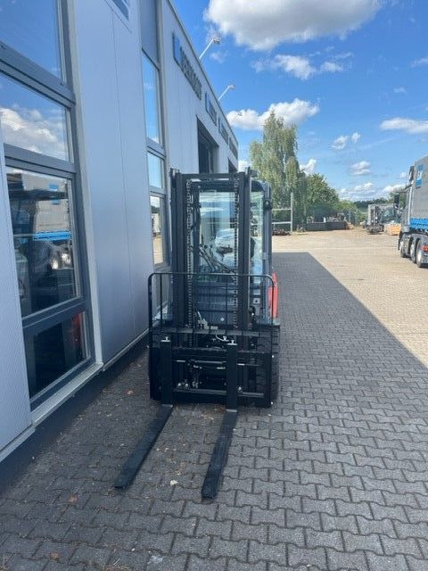 Toyota-ToneroTC 52-8FDF30-Dieselstapler-www.eundw.com