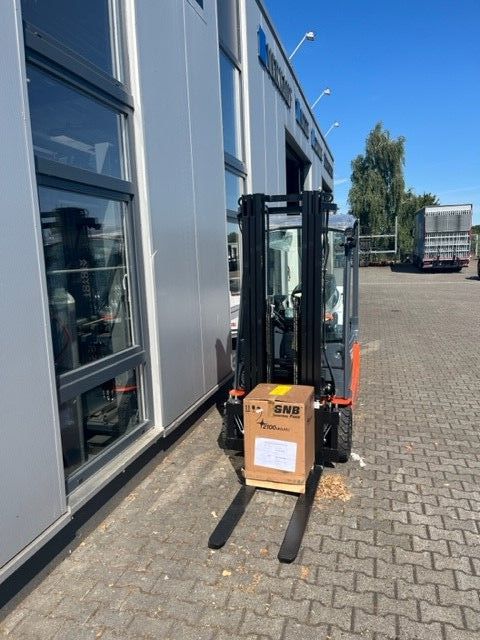 Toyota-Traigo48 8FBEK16T-Elektro 3 Rad-Stapler-www.eundw.com