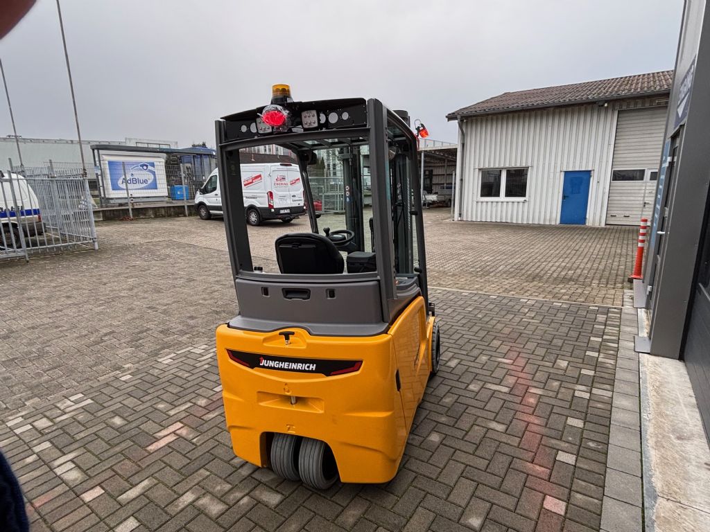 Jungheinrich EFG220 Elektro 3 Rad-Stapler 