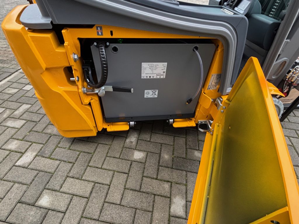 Jungheinrich EFG220 Elektro 3 Rad-Stapler 