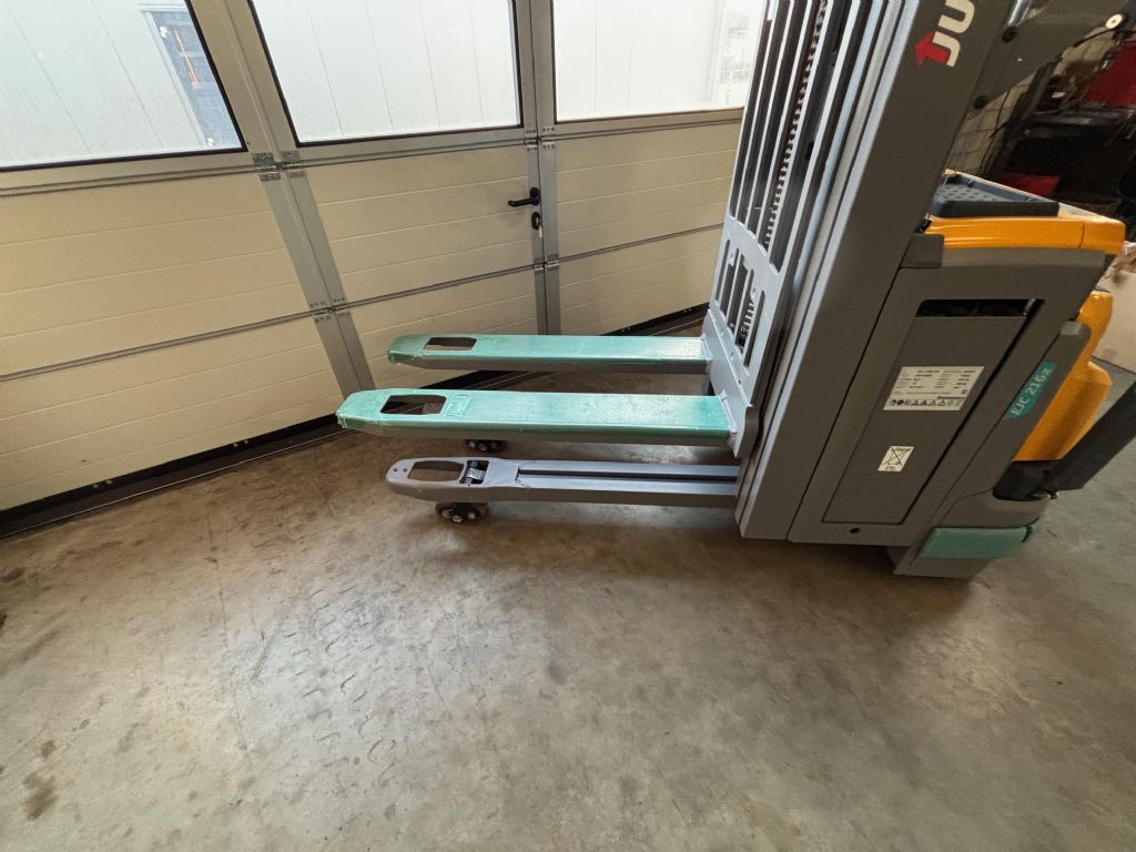 Jungheinrich EJC 216z Hochhubwagen 