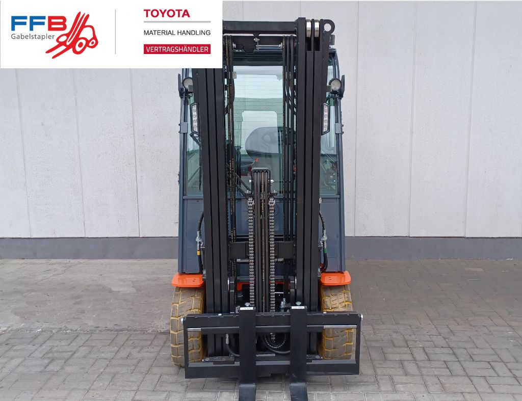 Toyota-9FBMK25T - Traigo 80-Elektro 4 Rad-Stapler www.ffb-gabelstapler.de