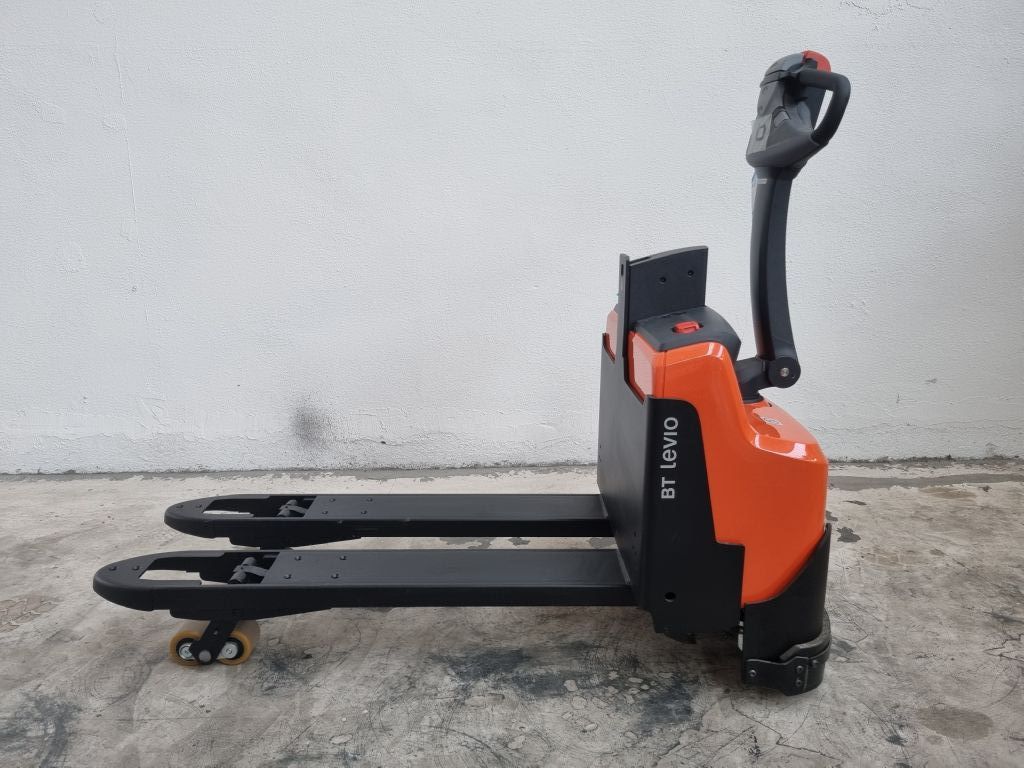 Toyota LWI160 Niederhubwagen gfg-gabelstapler.de