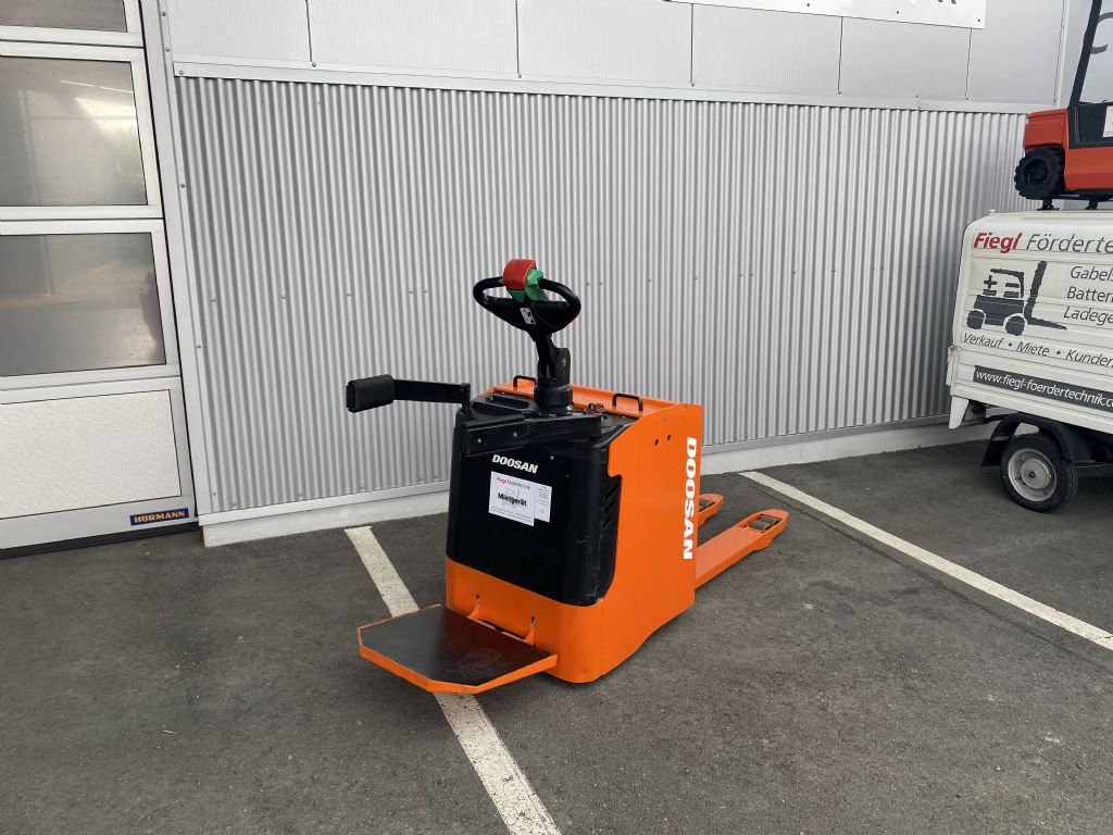 Doosan-LEDH 20 MP-Niederhubwagen-www.fiegl-gabelstapler.de