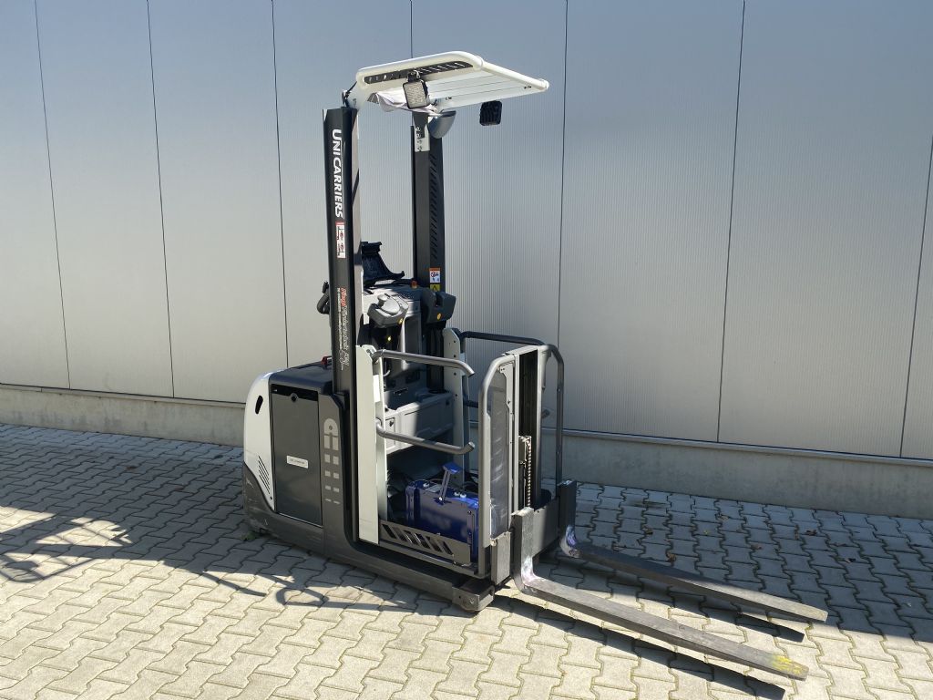 UniCarriers-EPL180-Mittelhubkommissionierer-www.fiegl-gabelstapler.de