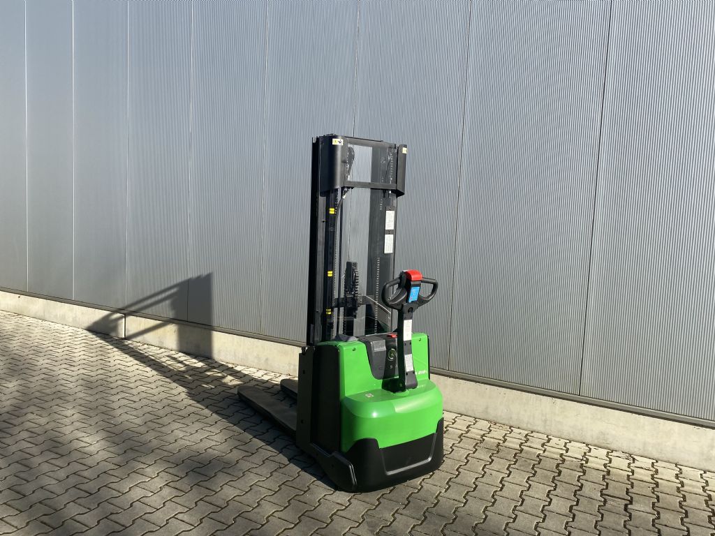 Cesab-S212L-Doppelstockstapler-www.fiegl-gabelstapler.de