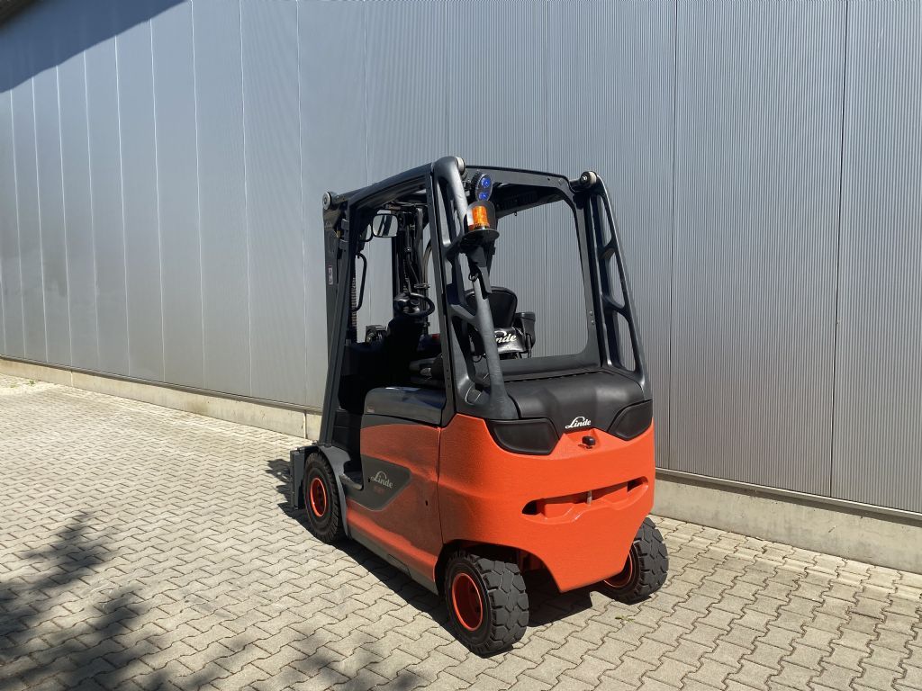 Linde-E25H-01-Elektro 4 Rad-Stapler-www.fiegl-gabelstapler.de