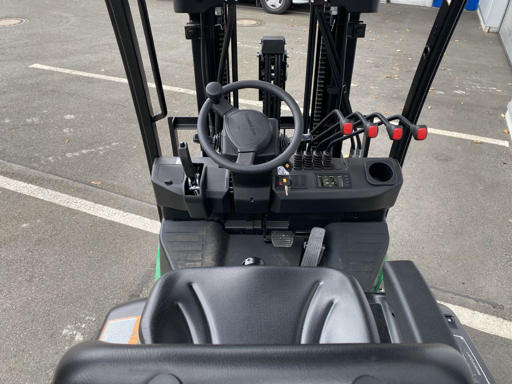 Hangcha-CPDS15-XCY2G-SI-Elektro 3 Rad-Stapler-www.fiegl-gabelstapler.de Hangcha-CPDS15-XCY2G-SI-Elektro 3 Rad-Stapler-www.fiegl-gabelstapler.de