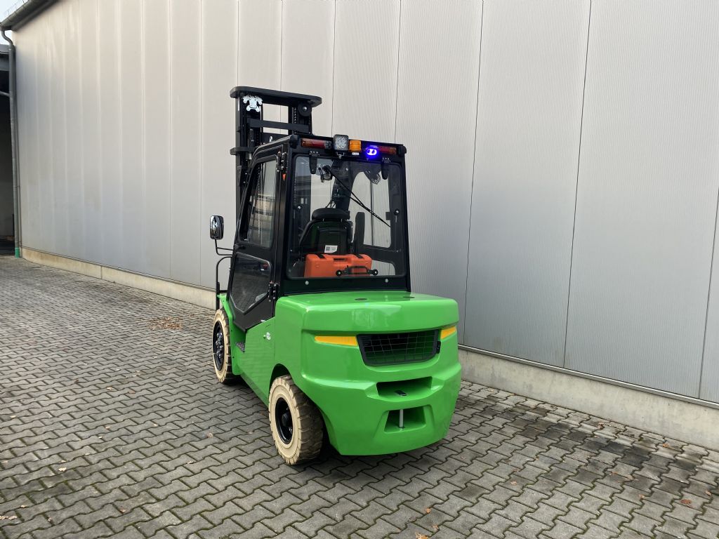 Noblelift-CPD38-A2J3S-Elektro 4 Rad-Stapler-www.fiegl-gabelstapler.de Noblelift-CPD38-A2J3S-Elektro 4 Rad-Stapler-www.fiegl-gabelstapler.de