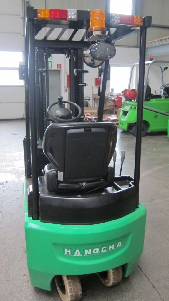 Hangcha CPD S10-XJ2-1 Elektro 3 Rad-Stapler www.filler-gmbh.de Hangcha CPD S10-XJ2-1 Elektro 3 Rad-Stapler www.filler-gmbh.de