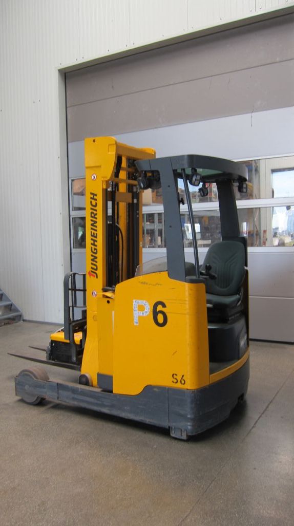 Jungheinrich ETV325 Schubmaststapler www.filler-gmbh.de Jungheinrich ETV325 Schubmaststapler www.filler-gmbh.de