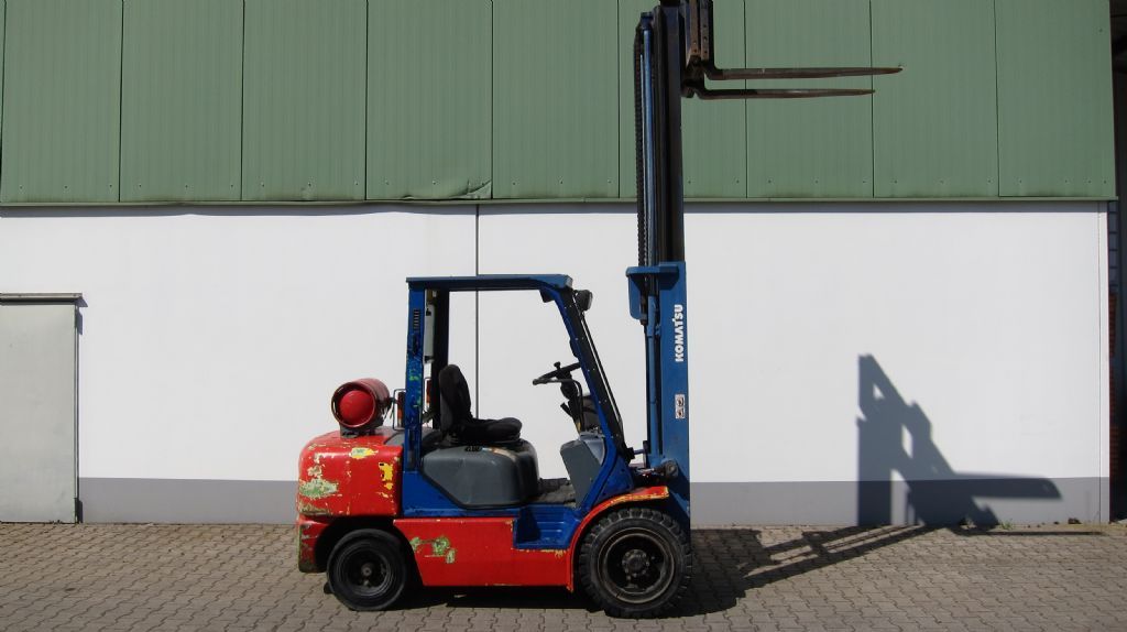 Komatsu FG30HT-12 Treibgasstapler www.filler-gmbh.de