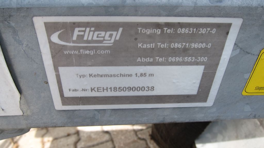 Flötzinger Fliegl KEH 1.85m Kehrmaschine www.filler-gmbh.de