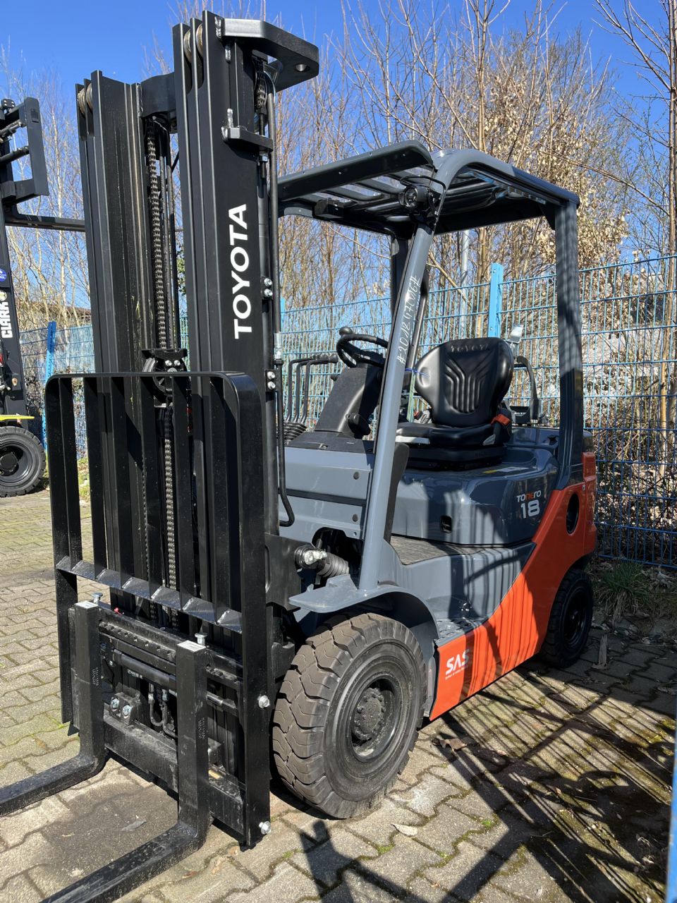 Toyota-02-8FGF18-Treibgasstapler-www.gabelstapler-finger.com