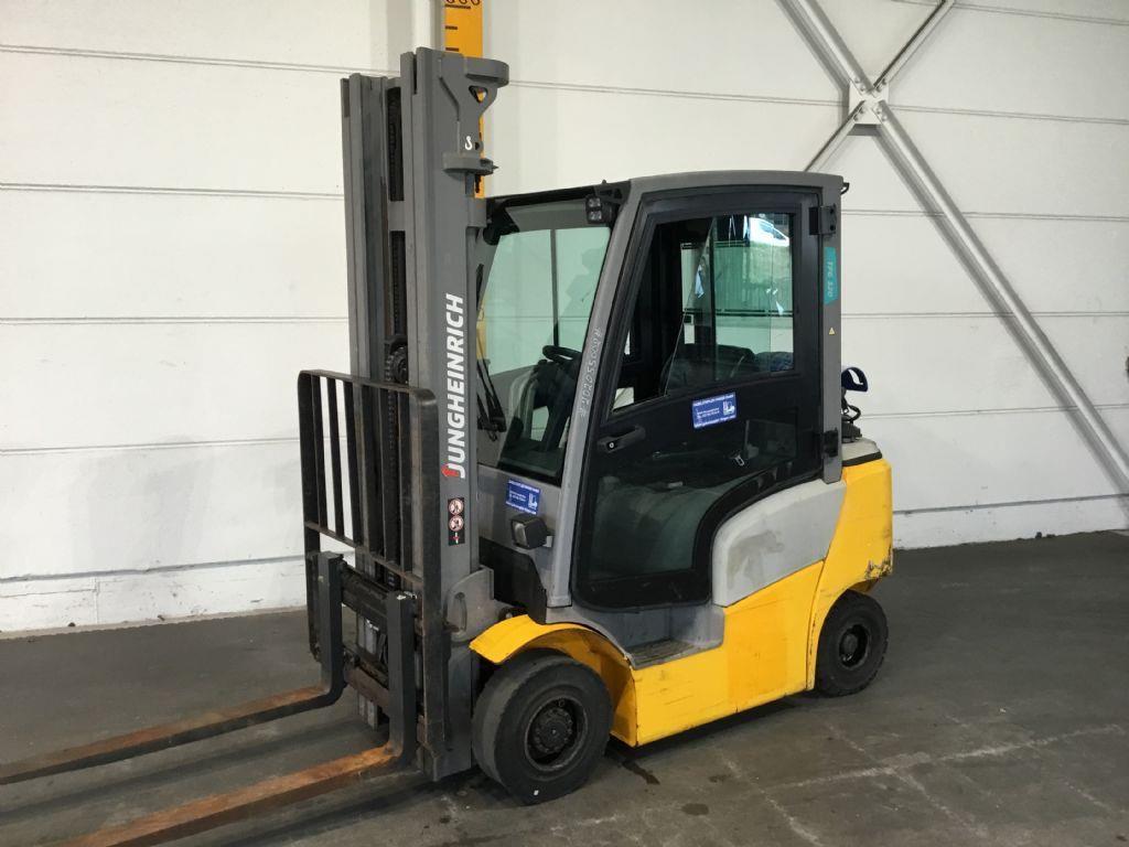 Jungheinrich-TFG320-Treibgasstapler-www.gabelstapler-finger.com