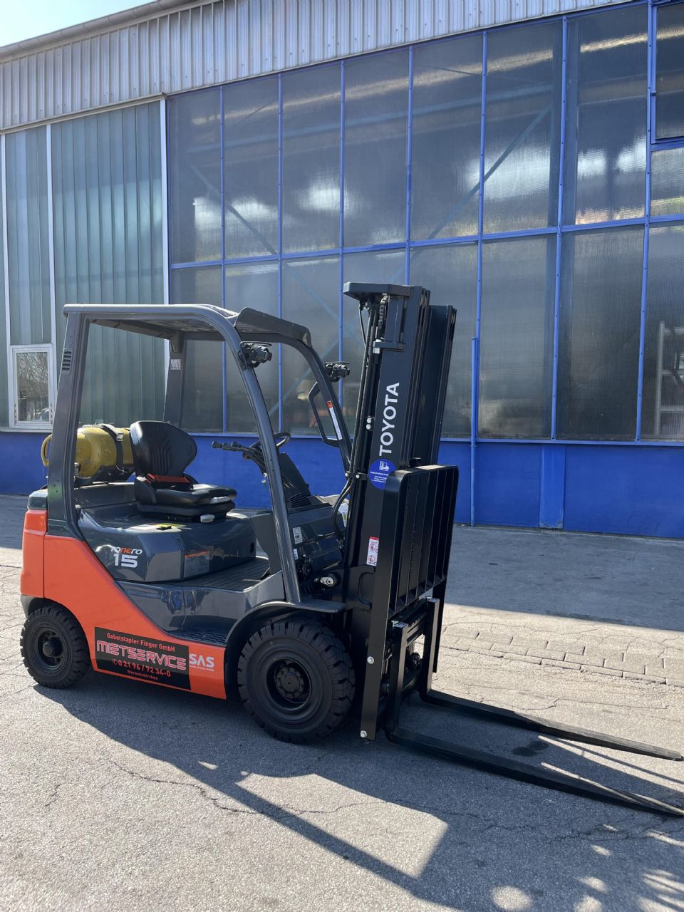 Toyota-02-8FGF15-Treibgasstapler-www.gabelstapler-finger.com