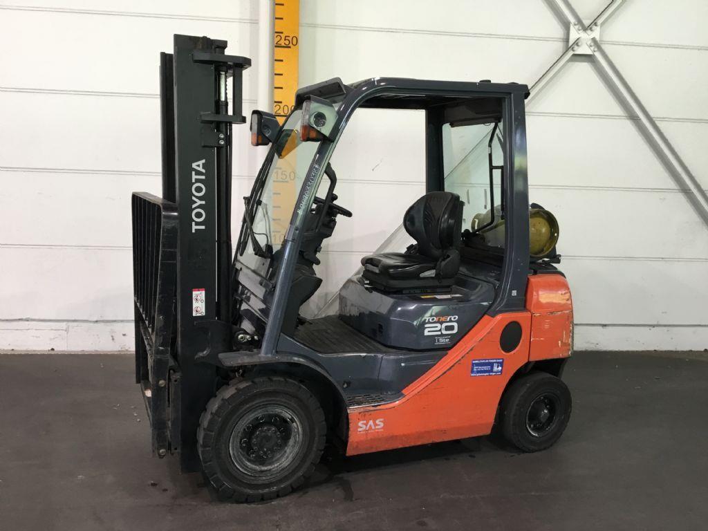 Toyota-02-8FGF20-Treibgasstapler-www.gabelstapler-finger.com