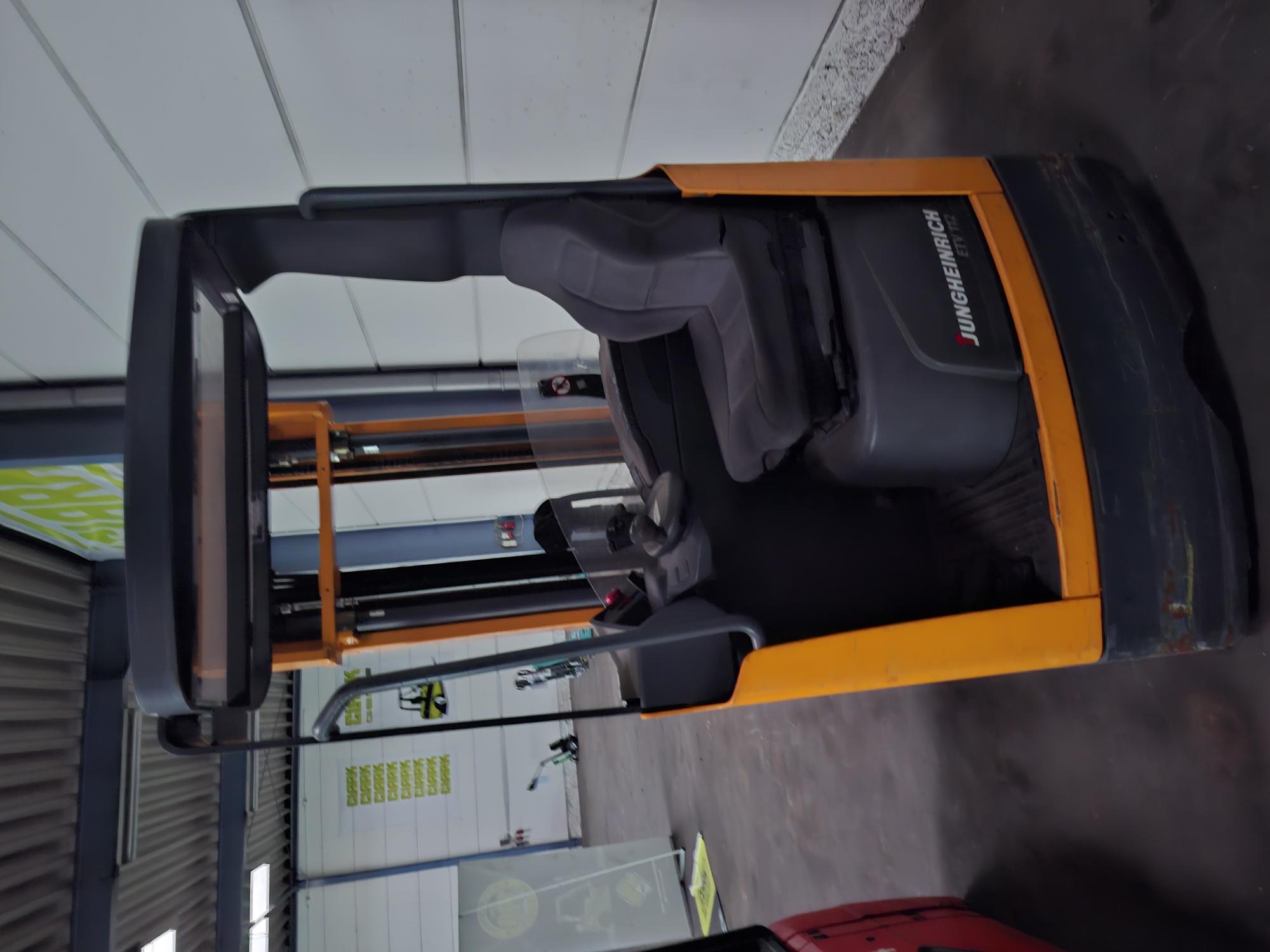 Jungheinrich-ETV112-Schubmaststapler-www.gabelstapler-finger.com