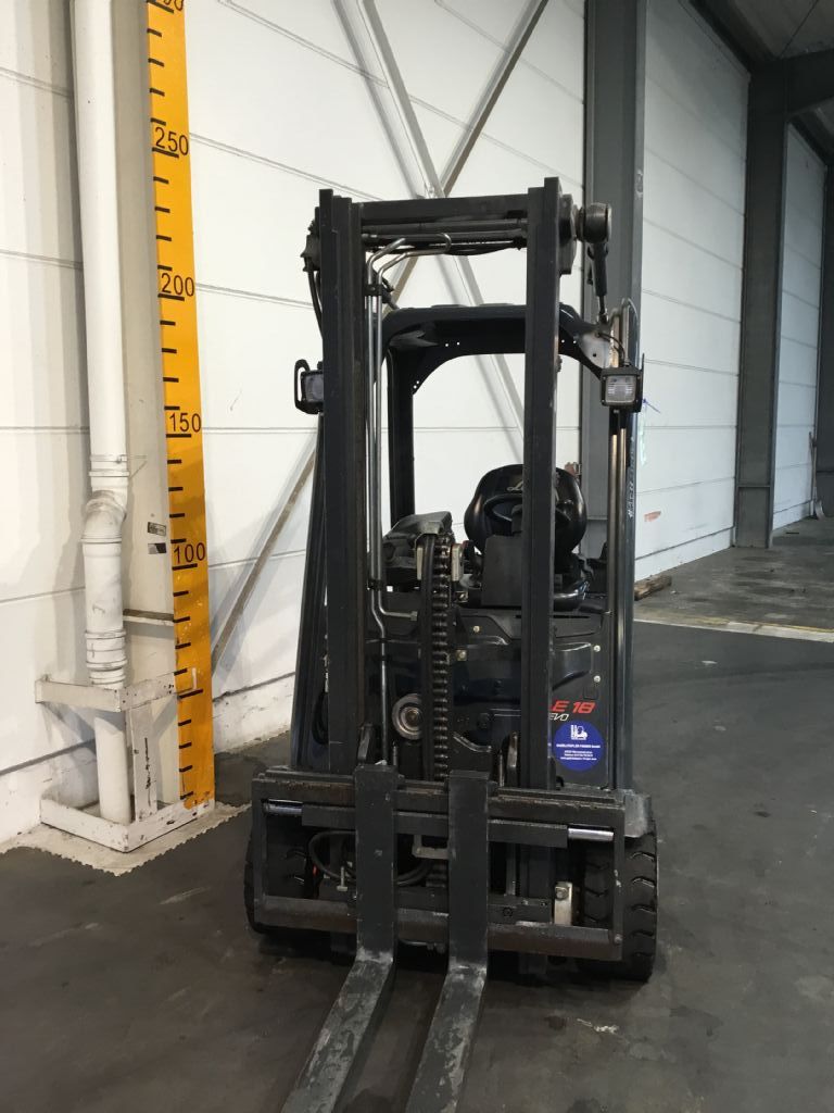 Linde-E1802-Elektro 3 Rad-Stapler-www.gabelstapler-finger.com