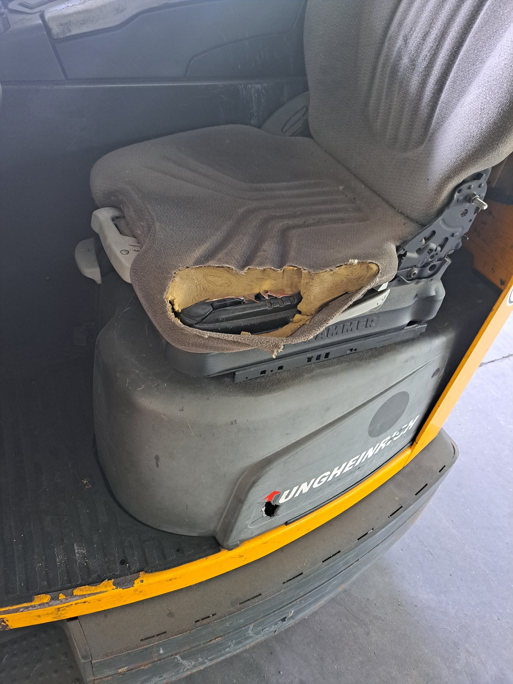 Jungheinrich-ETVC16-Schubmaststapler-www.gabelstapler-finger.com