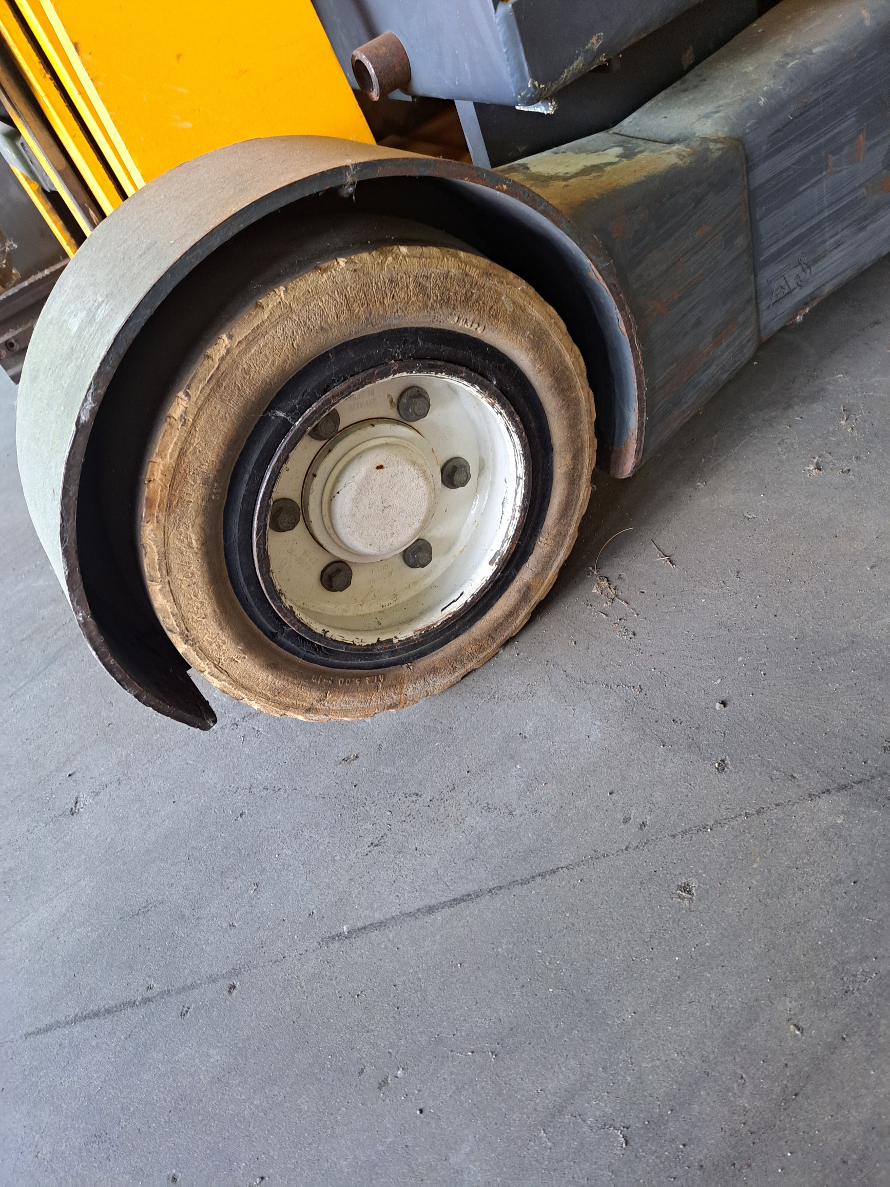 Jungheinrich-ETVC16-Schubmaststapler-www.gabelstapler-finger.com