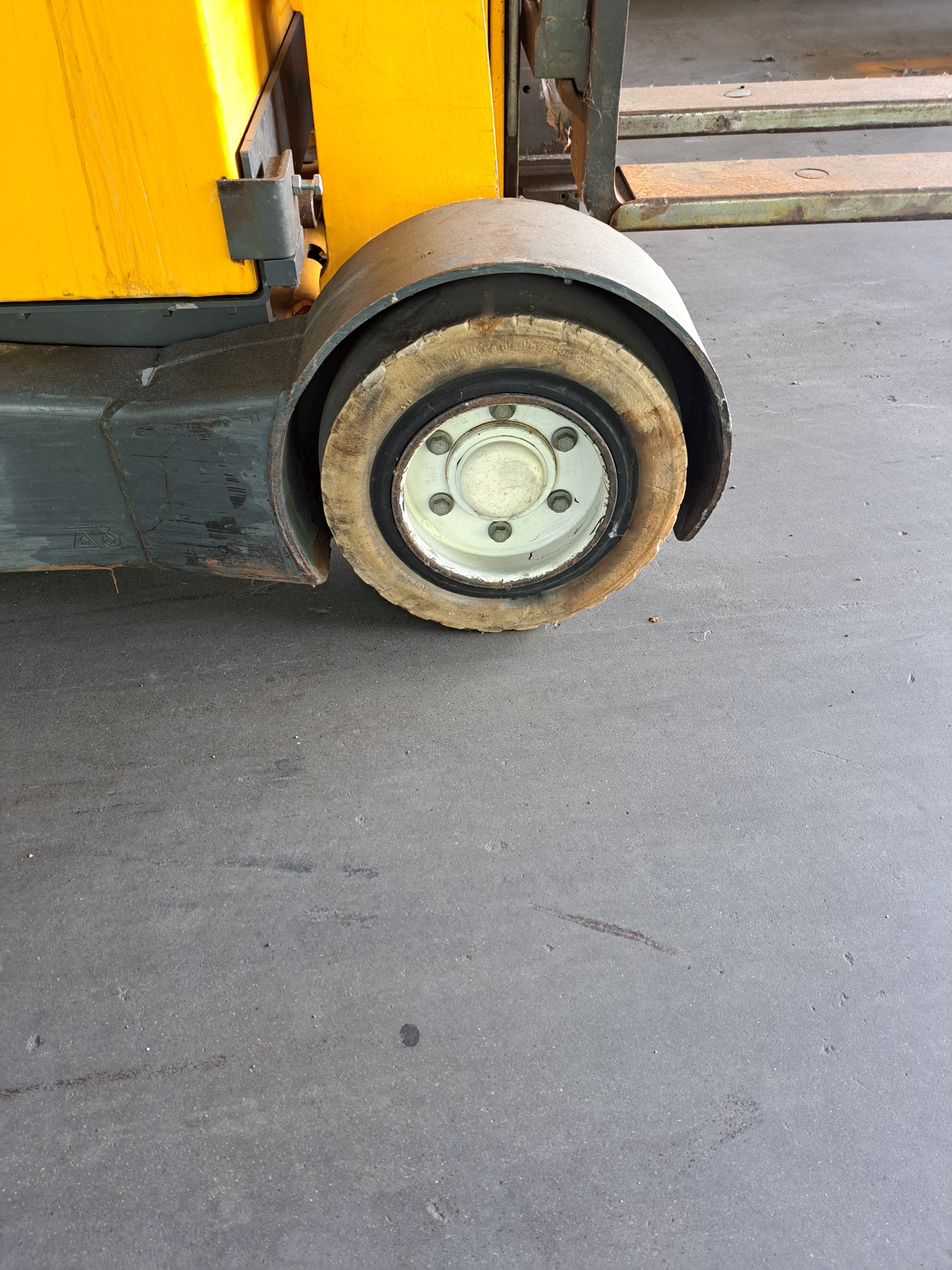 Jungheinrich-ETVC16-Schubmaststapler-www.gabelstapler-finger.com