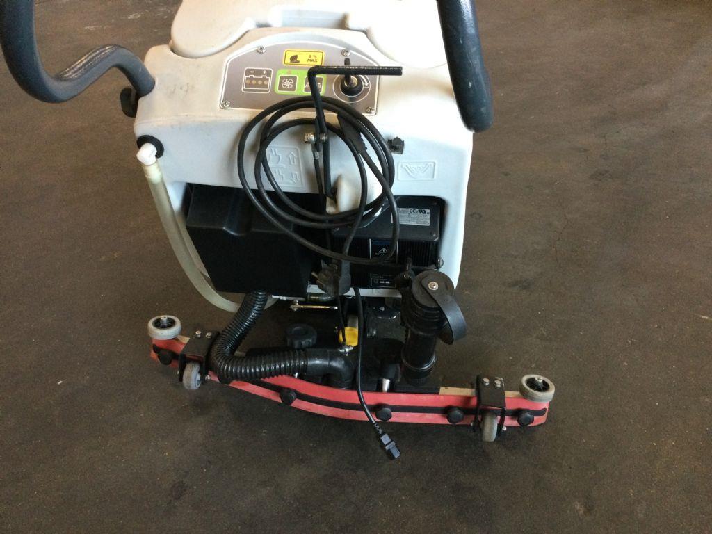 RCM-BYTE 461 CB UNIC-Naschrubbautomaten-www.gabelstapler-finger.com