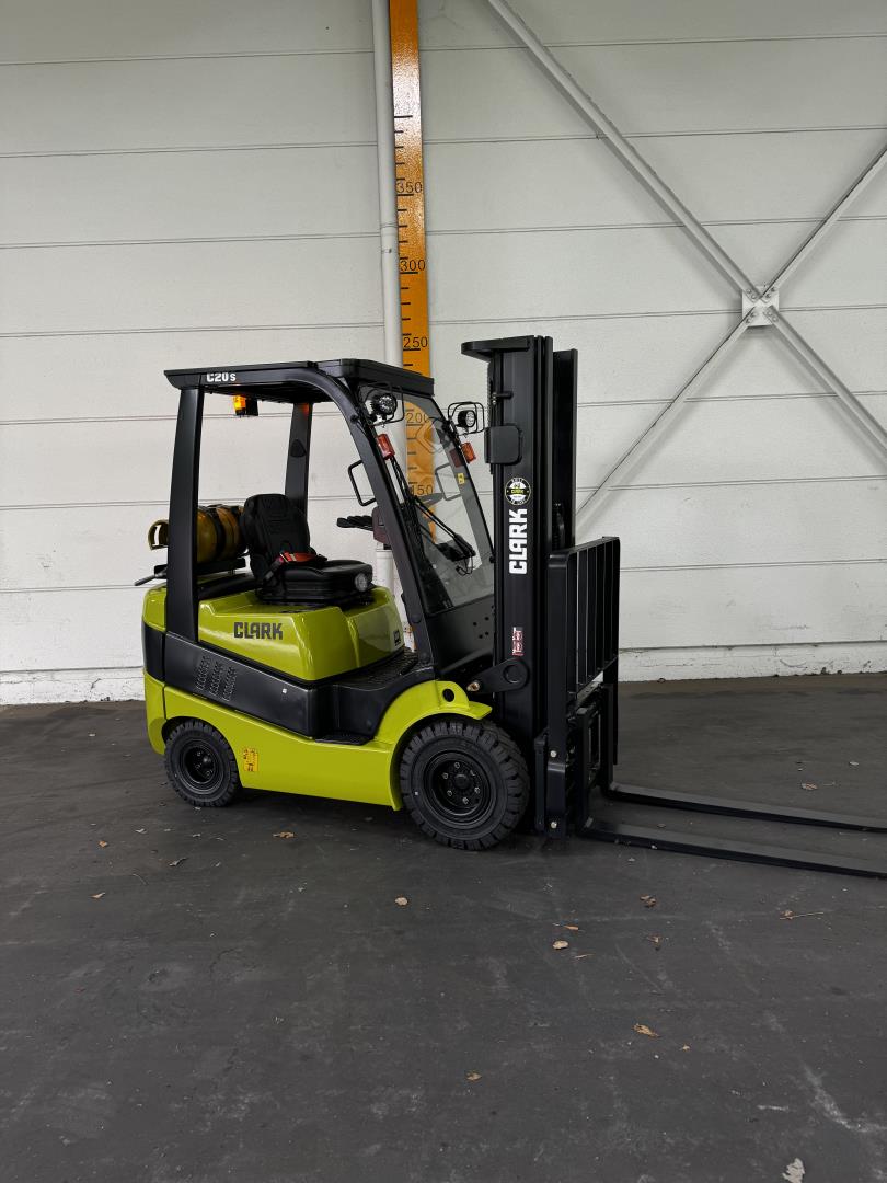 Clark-C15 LPG-Treibgasstapler-www.gabelstapler-finger.com
