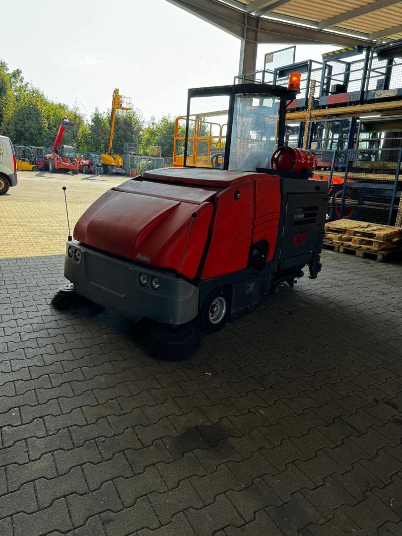 Hako-1800 KLPG-Kehrmaschine-www.gabelstapler-finger.com