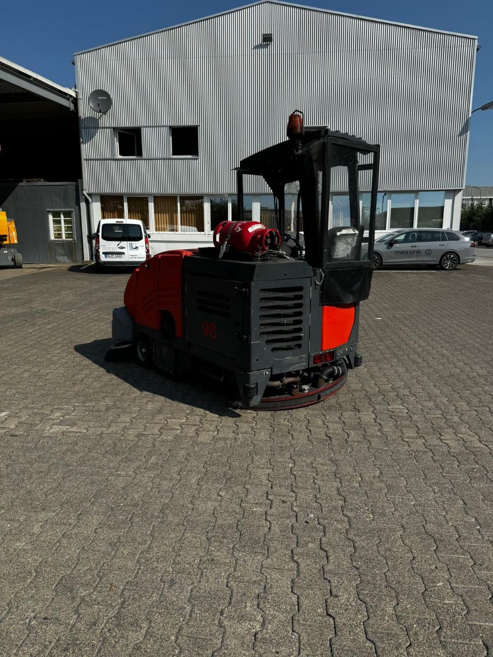 Hako-1800 KLPG-Kehrsaugmaschine-www.gabelstapler-finger.com