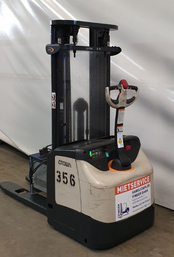Crown-ES-1.6-TT-4440-Deichselstapler-www.gabelstapler-finger.com