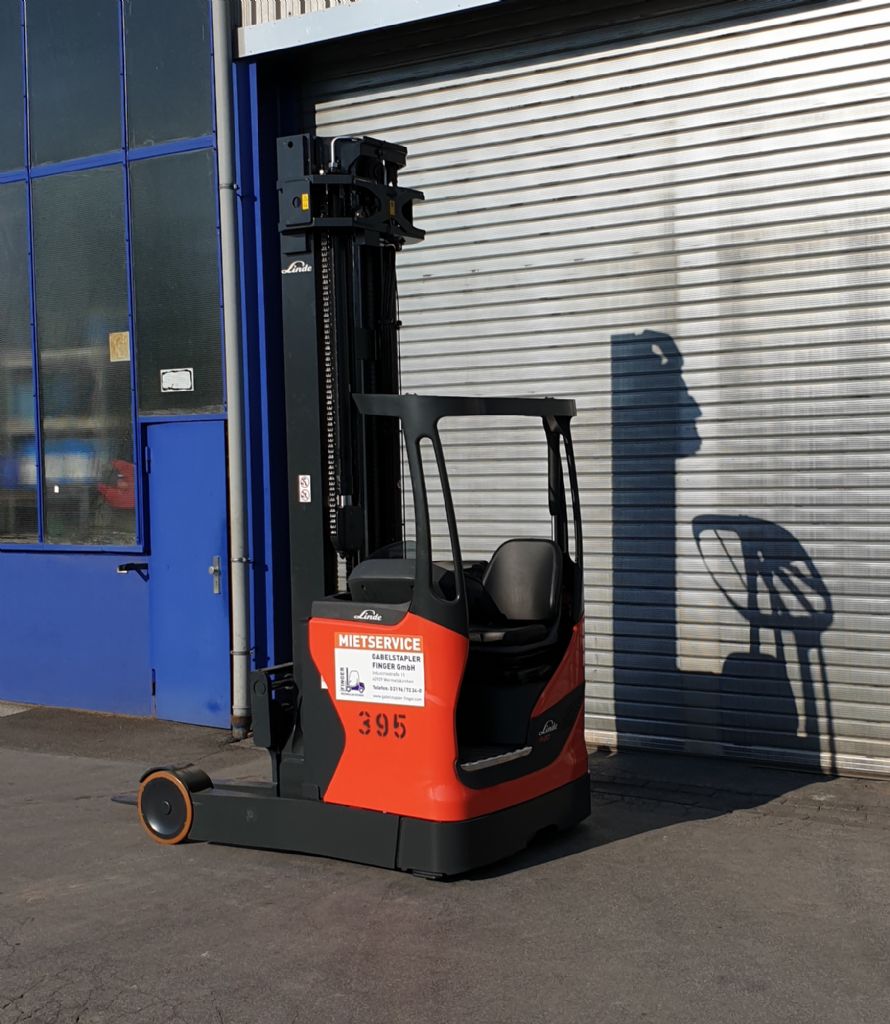 Linde-R20-Schubmaststapler-www.gabelstapler-finger.com