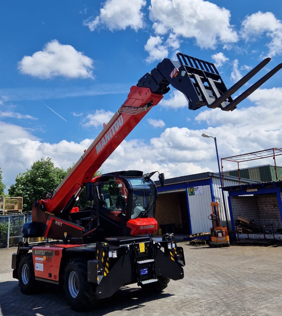 Manitou-MRT 2545-Teleskopstapler drehbar-www.gabelstapler-finger.com