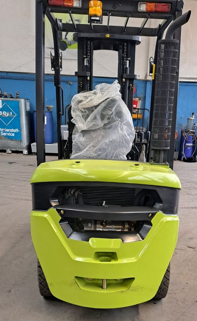 Clark-GTS25D-Dieselstapler-www.gabelstapler-finger.com