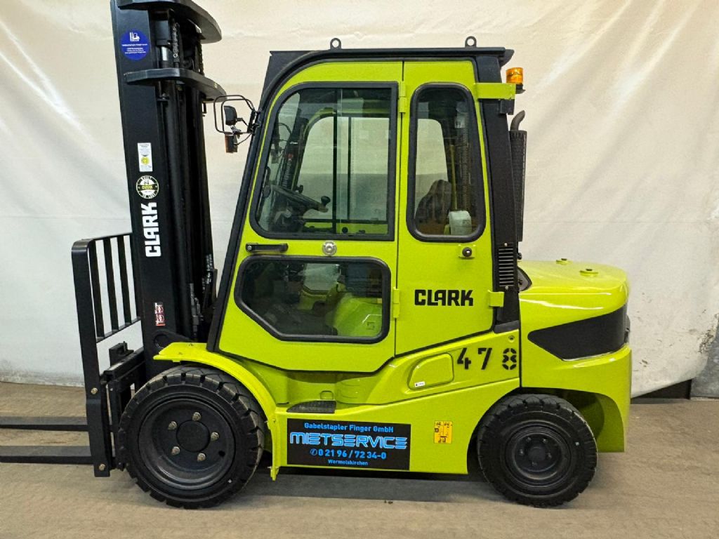 Clark-GTS30D-Dieselstapler-www.gabelstapler-finger.com