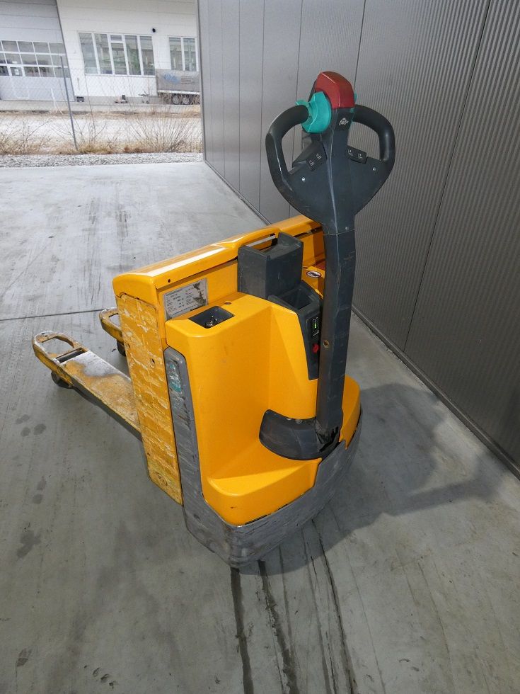 Jungheinrich EJE 116  Deichselstapler fischer-gabelstapler.de