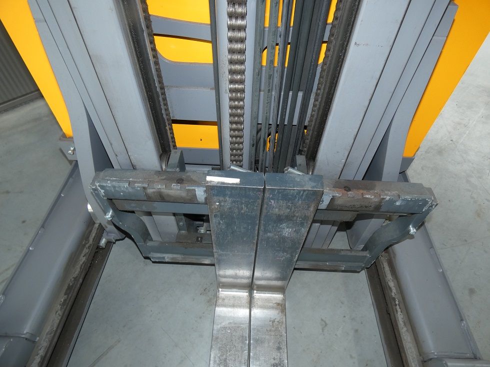 Jungheinrich ETV 216 Li Schubmaststapler fischer-gabelstapler.de