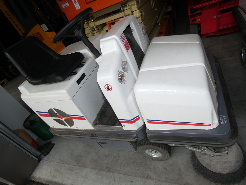 Dulevo 1100 EH  Kehrsaugmaschine fischer-gabelstapler.de