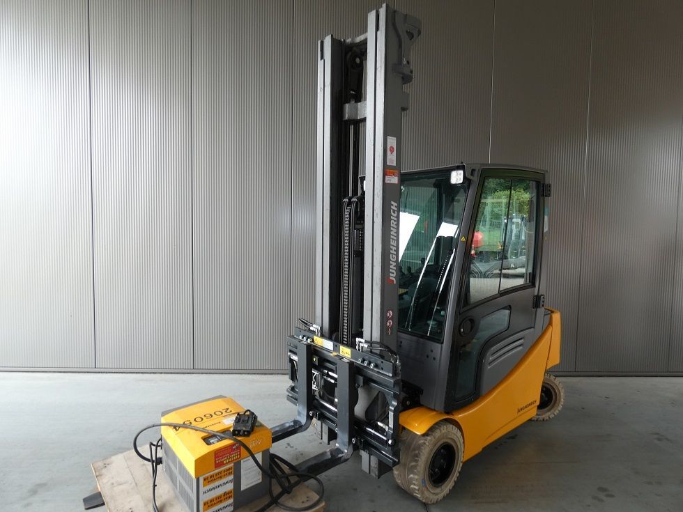Jungheinrich EFG 320 Elektro 4 Rad-Stapler fischer-gabelstapler.de