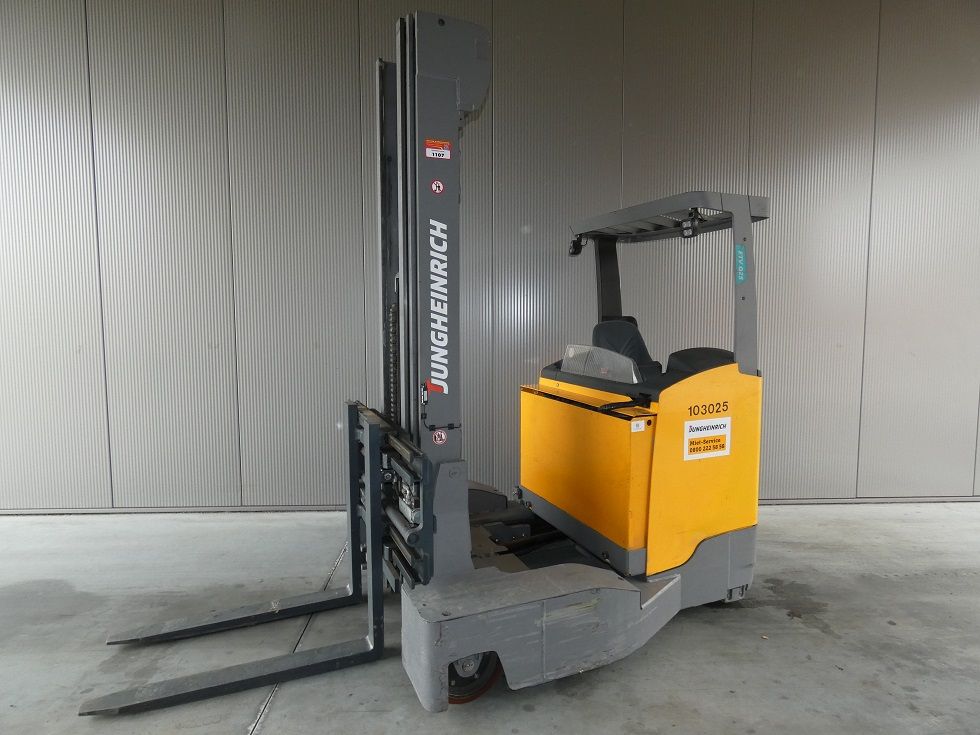 Jungheinrich ETV Q 25 Vierwege Schubmaststapler fischer-gabelstapler.de
