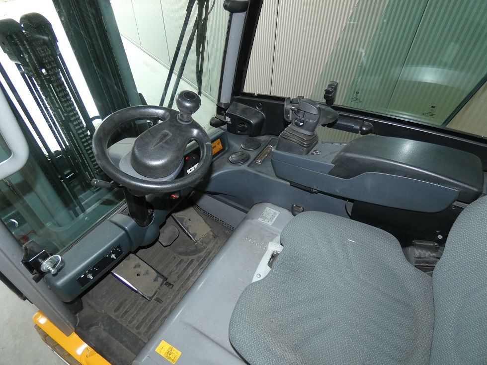 Jungheinrich EFG 220 Elektro 3 Rad-Stapler fischer-gabelstapler.de